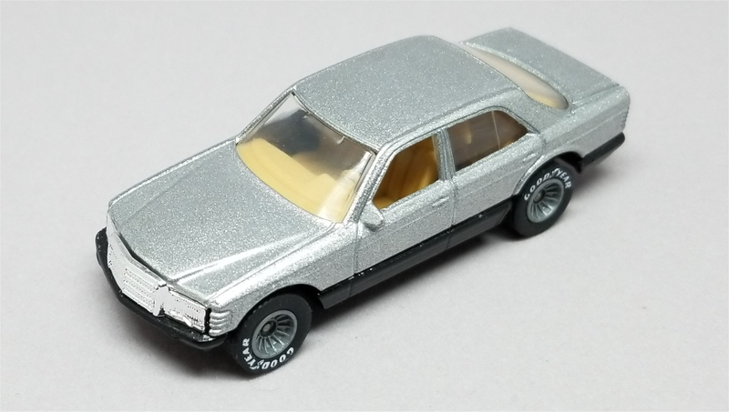 Illustration for article titled Radcast 2018: Hot Wheels Mercedes-Benz 380 SEL Real Riders